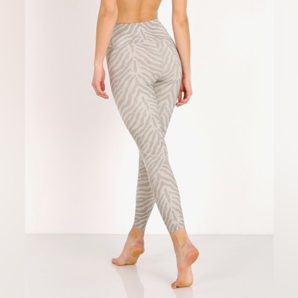 Varley Bedford Tight- Silver Zebra/ Size X-Small - Picture 2 of 10